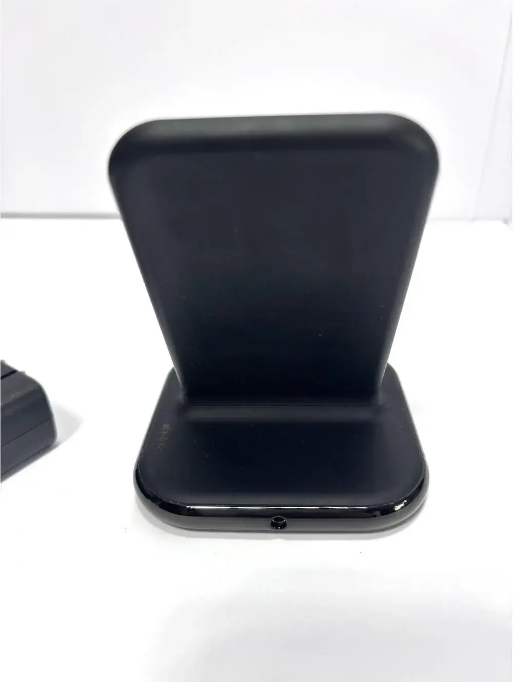 Ubio Labs 2-in-1 Wireless Charging Stand ,Plug Works -Charger **For Parts Only**